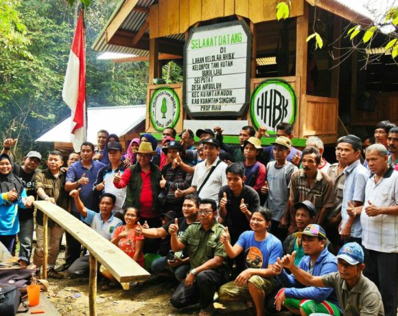 Ketika mereka menyelamatkan tutupan terakhir Bukit Betabuh